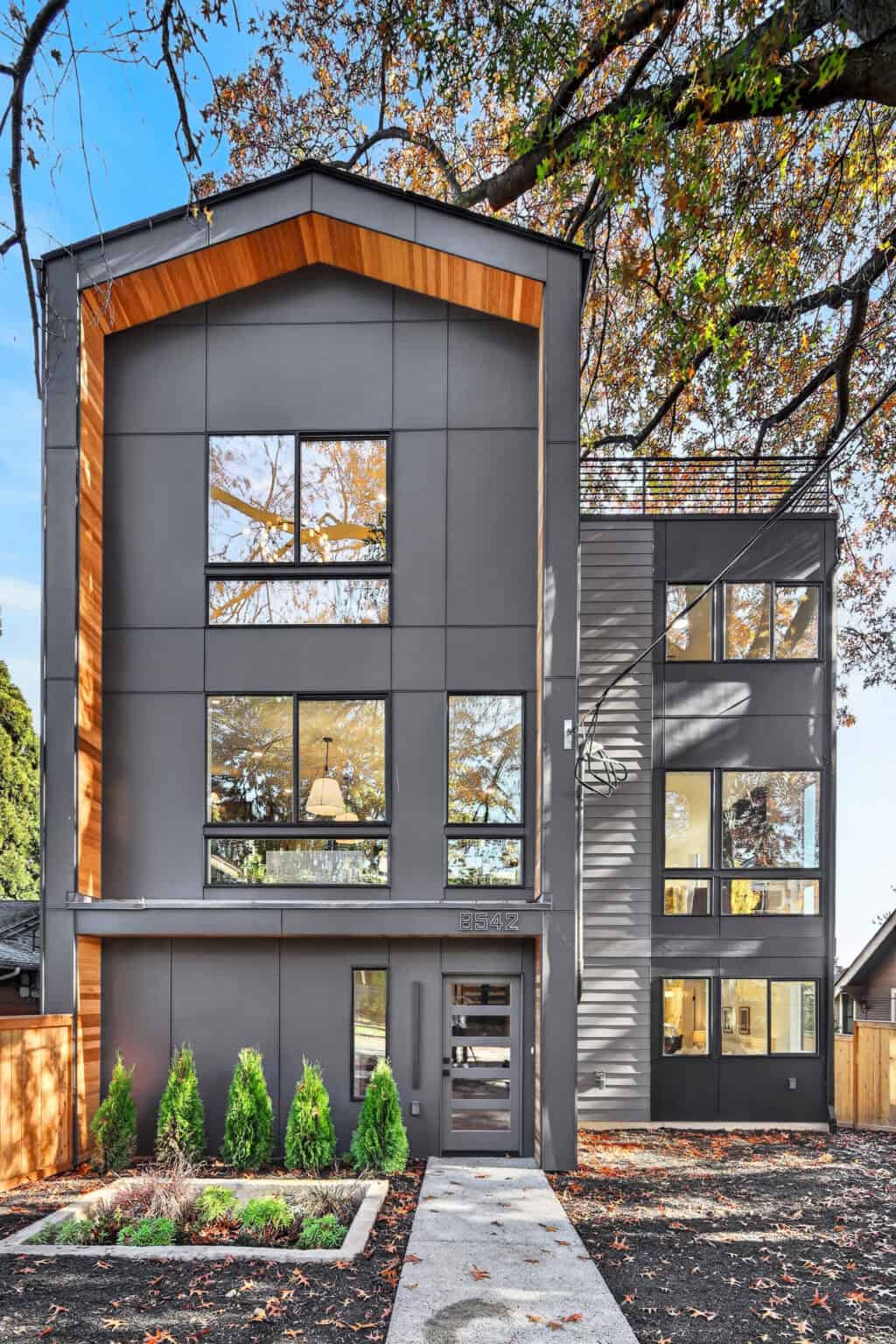 8542 Interlake Ave N front exterior, new construction by Seattle Modern Buildings near Green Lake - Elev8 Realty Group