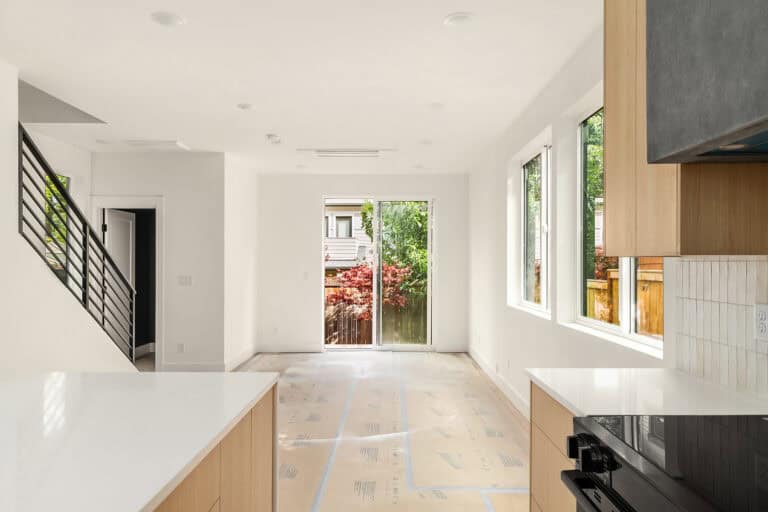 8544 Interlake Ave N living room with sliding doors to the yard, new construction by Seattle Modern Buildings near Green Lake, Seattle